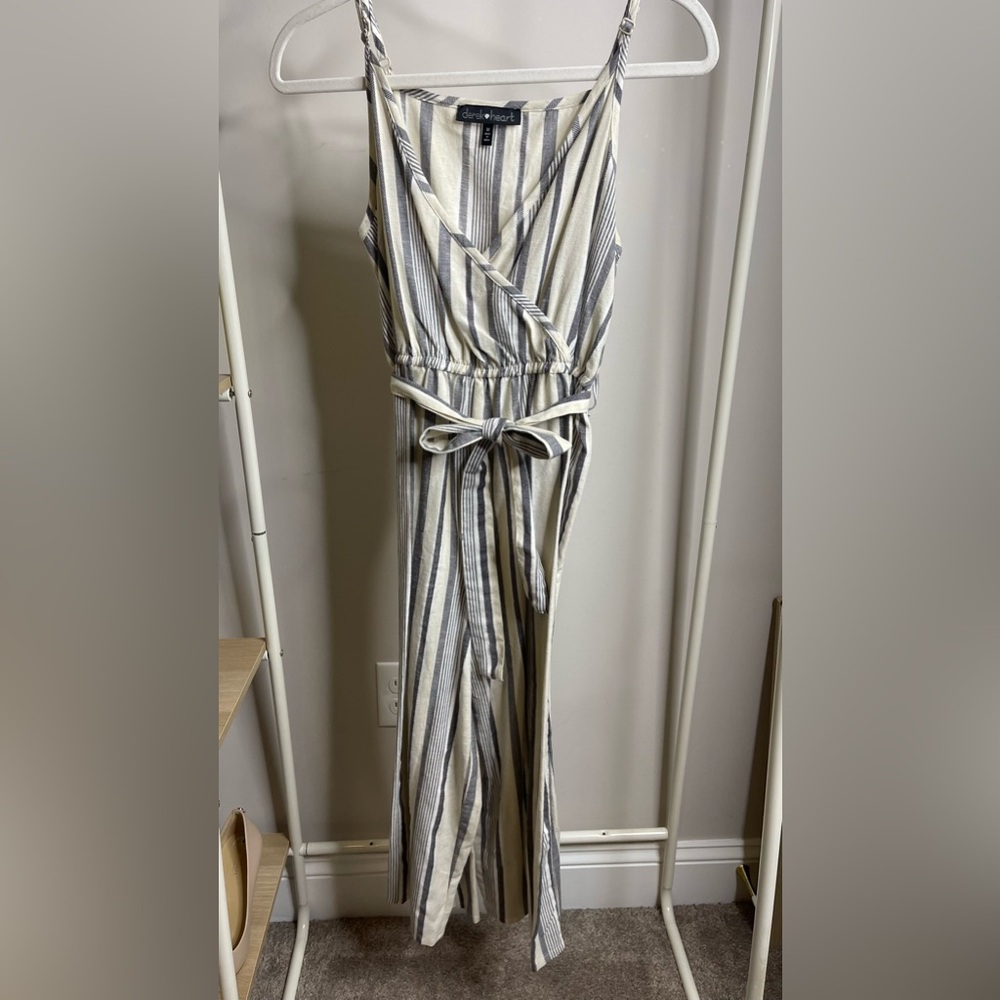 Gray & white Amazon jumpsuit with tie belt size medium